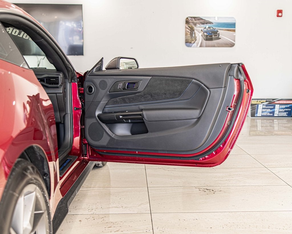 2025 Ford Mustang Dark Horse