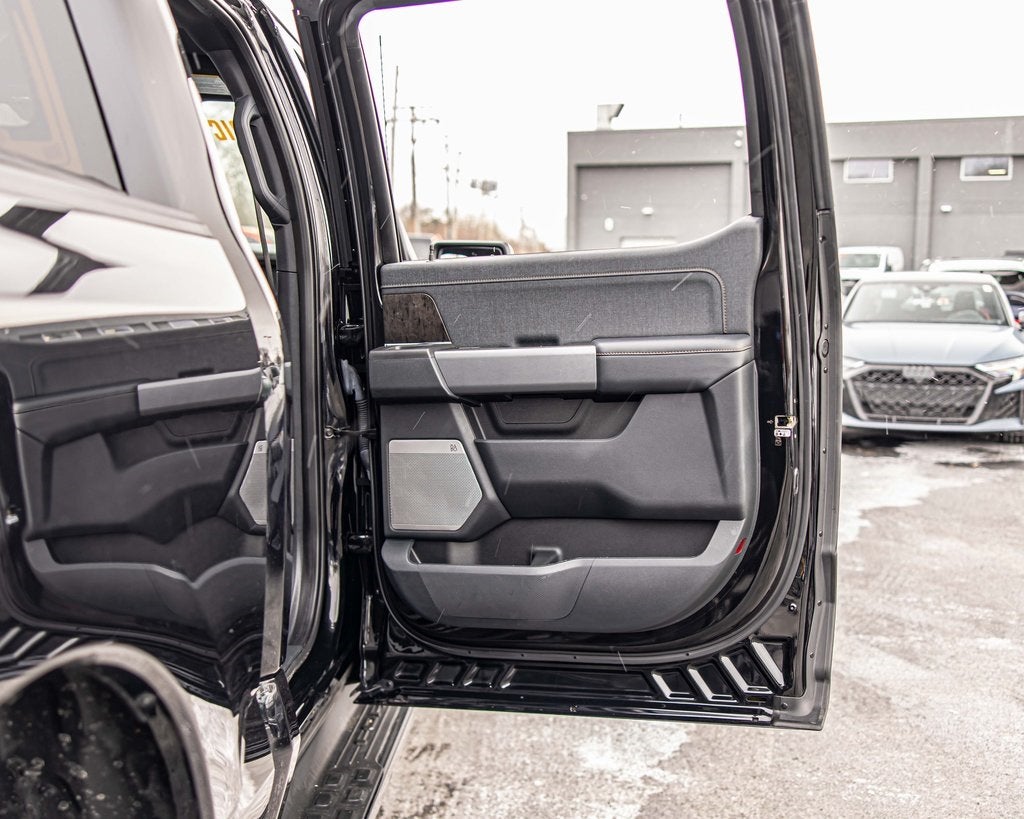 2022 Ford F-150 Lightning Lariat