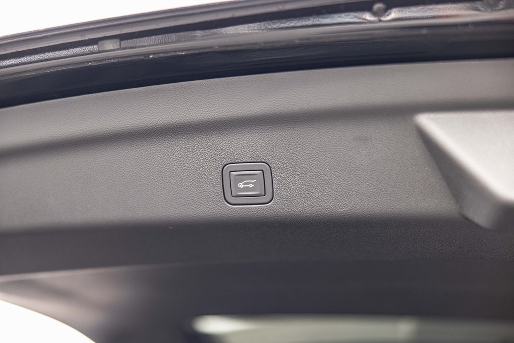 2025 Cadillac Escalade Luxury