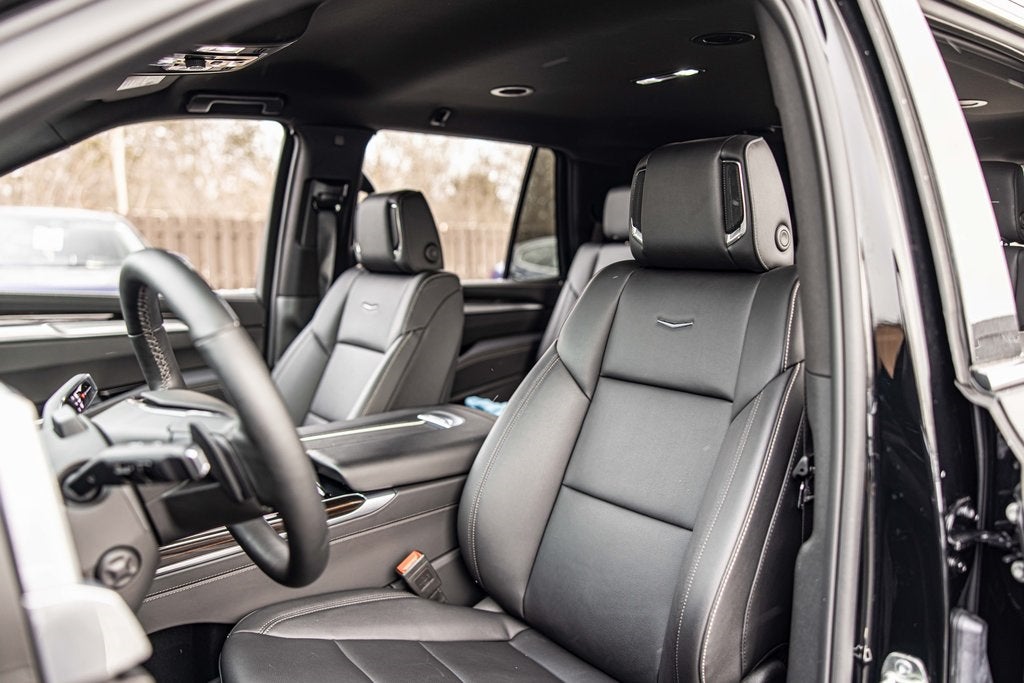 2025 Cadillac Escalade Luxury