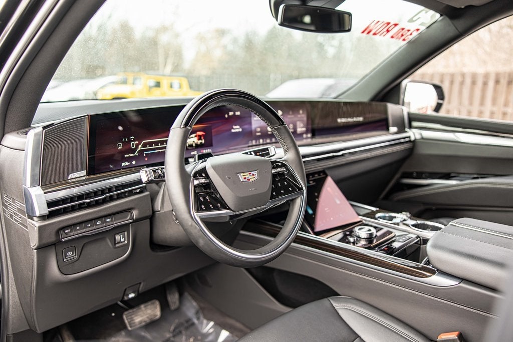2025 Cadillac Escalade Luxury