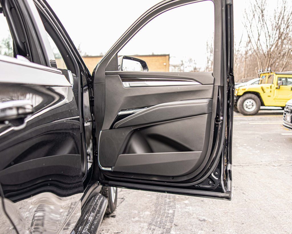 2025 Cadillac Escalade Luxury