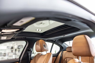 2023 BMW 3 Series 330i xDrive