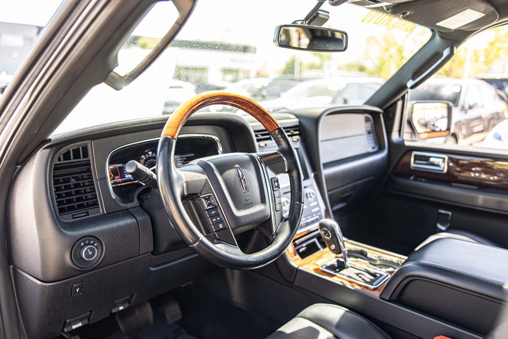 2017 Lincoln Navigator L Select