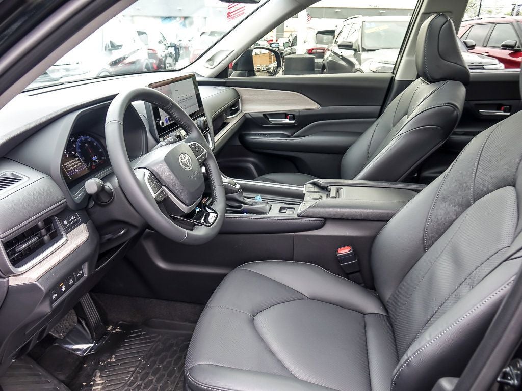 2026 Toyota Grand Highlander Hybrid Base
