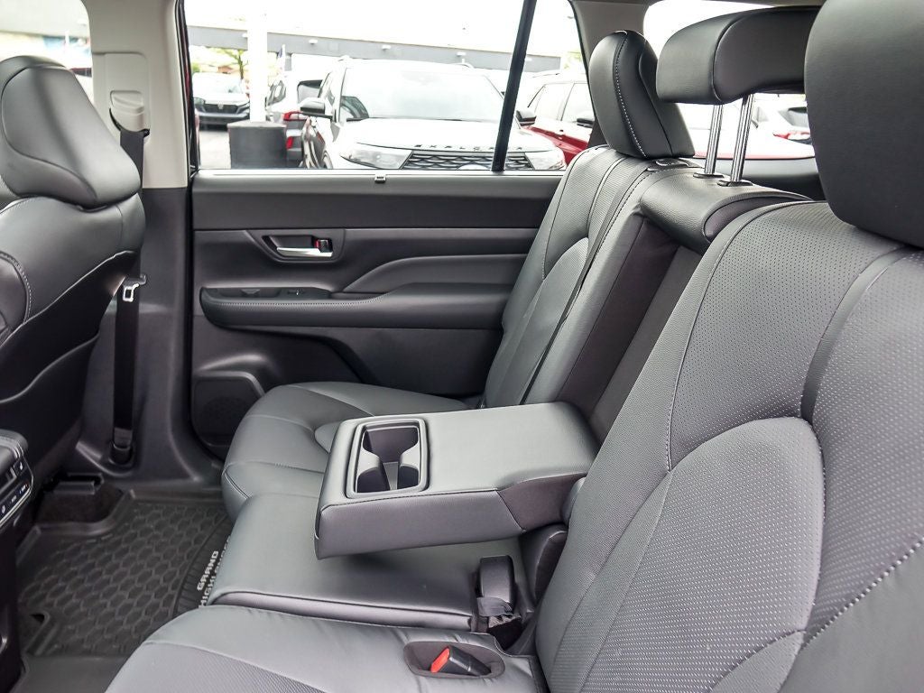 2026 Toyota Grand Highlander Hybrid Base