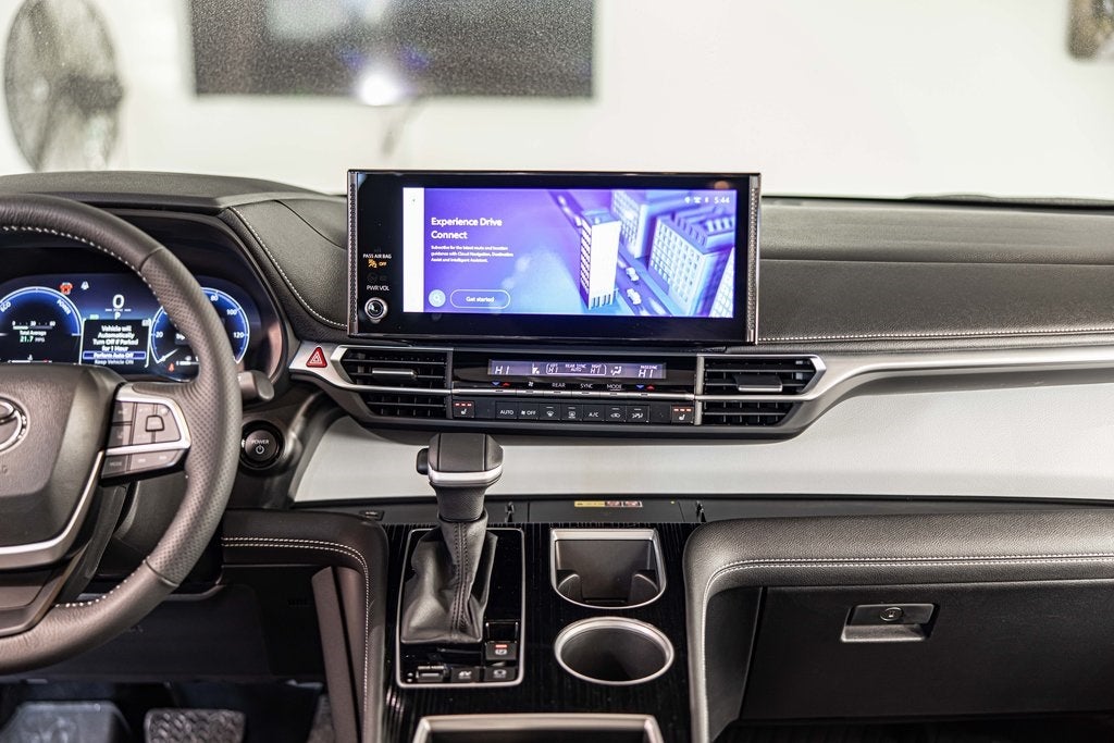 2025 Toyota Sienna XSE