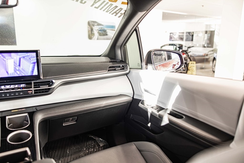 2025 Toyota Sienna XSE