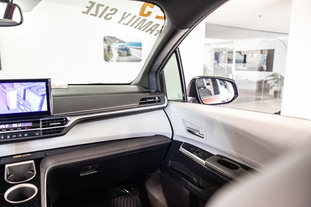 2025 Toyota Sienna XSE