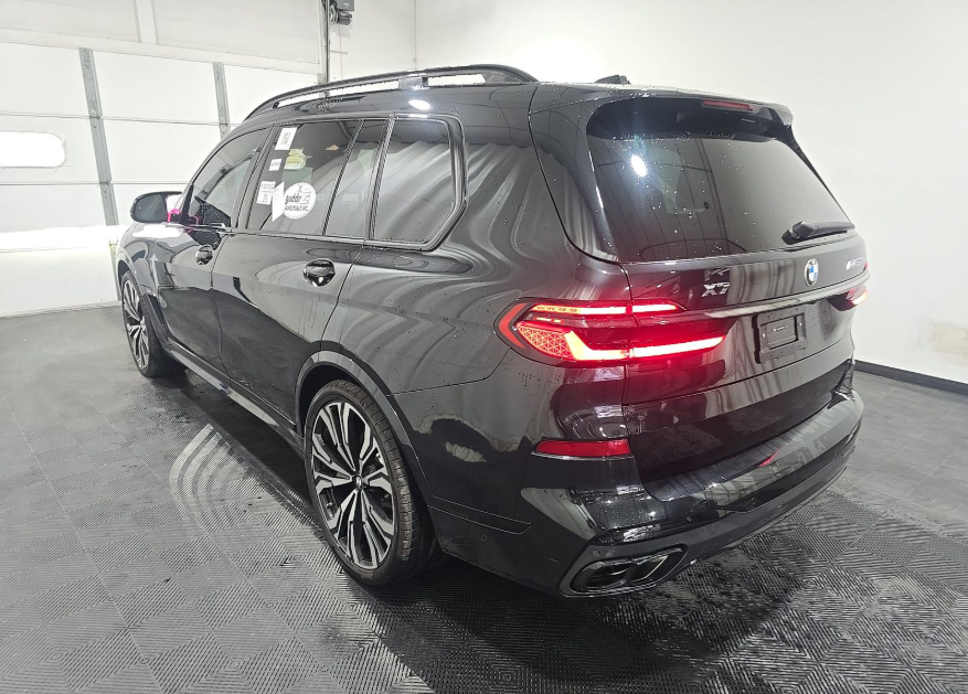 2025 BMW X7 M60i