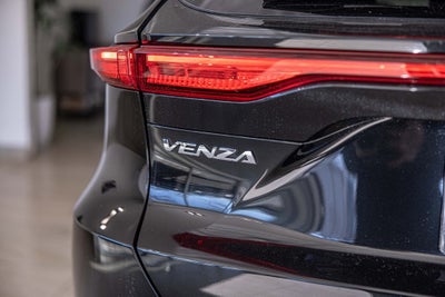2022 Toyota Venza XLE