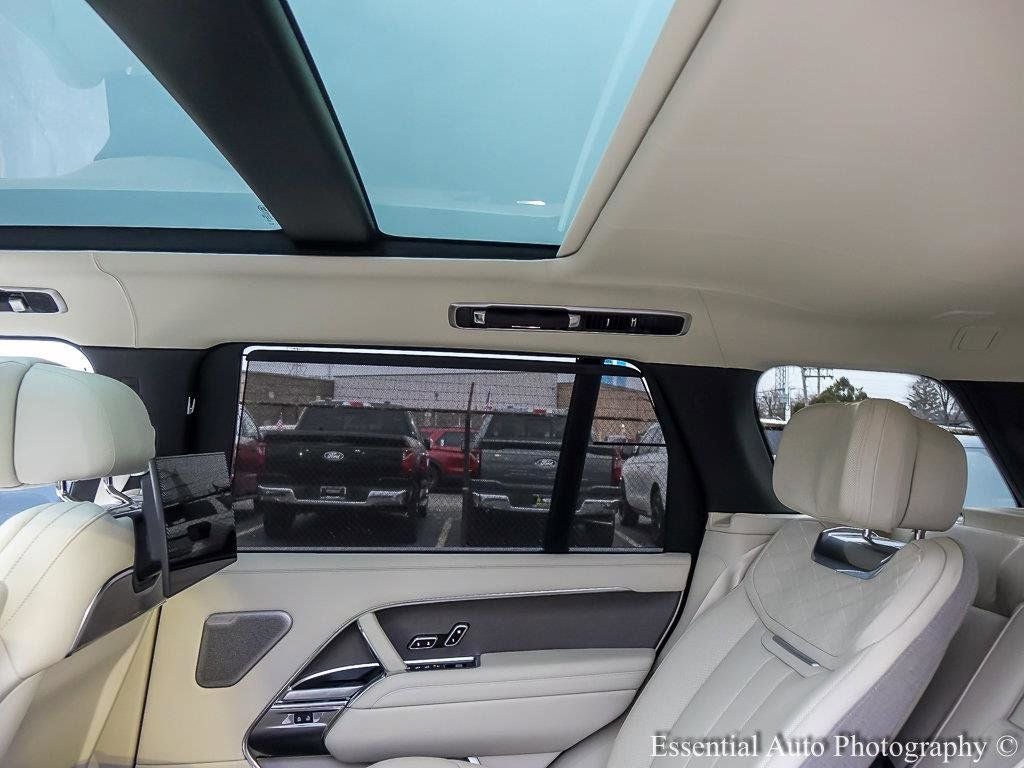 2025 Land Rover Range Rover SV LWB