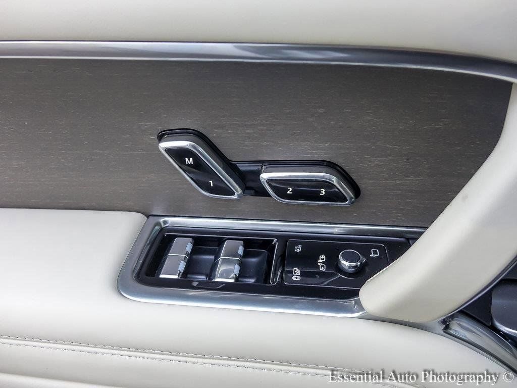 2025 Land Rover Range Rover SV LWB