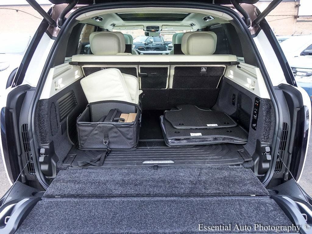 2025 Land Rover Range Rover SV LWB