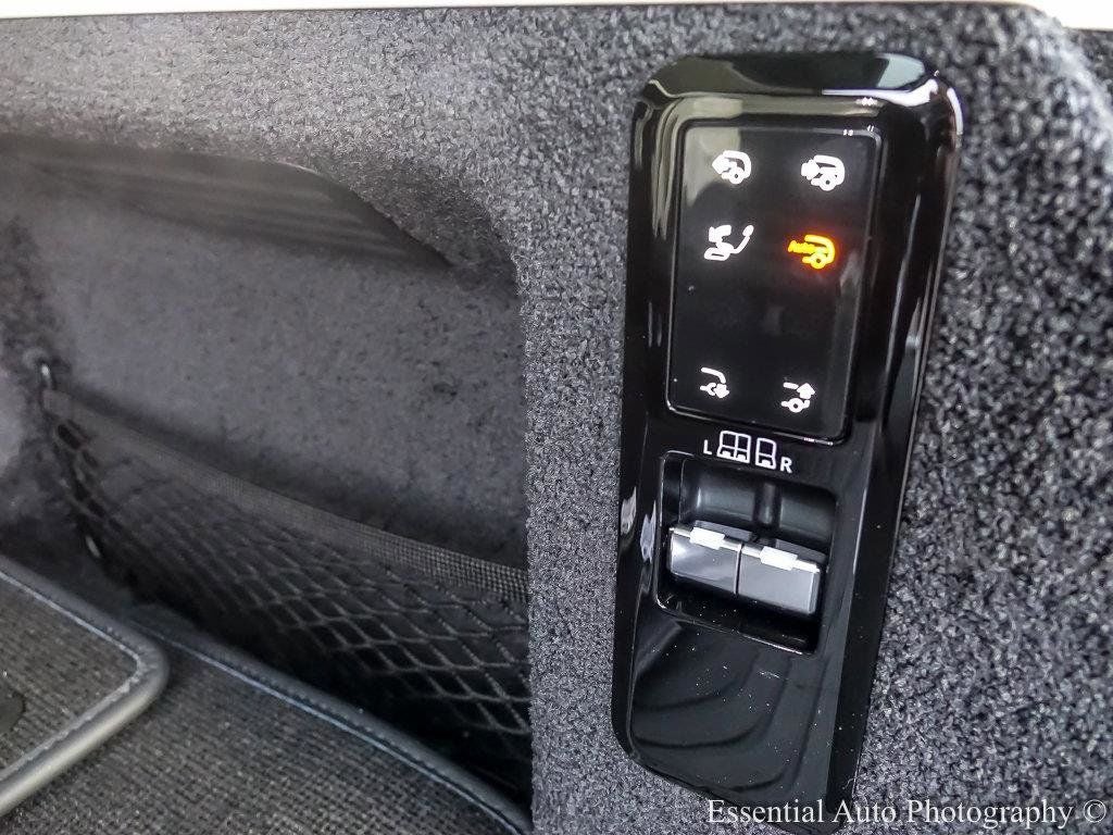 2025 Land Rover Range Rover SV LWB