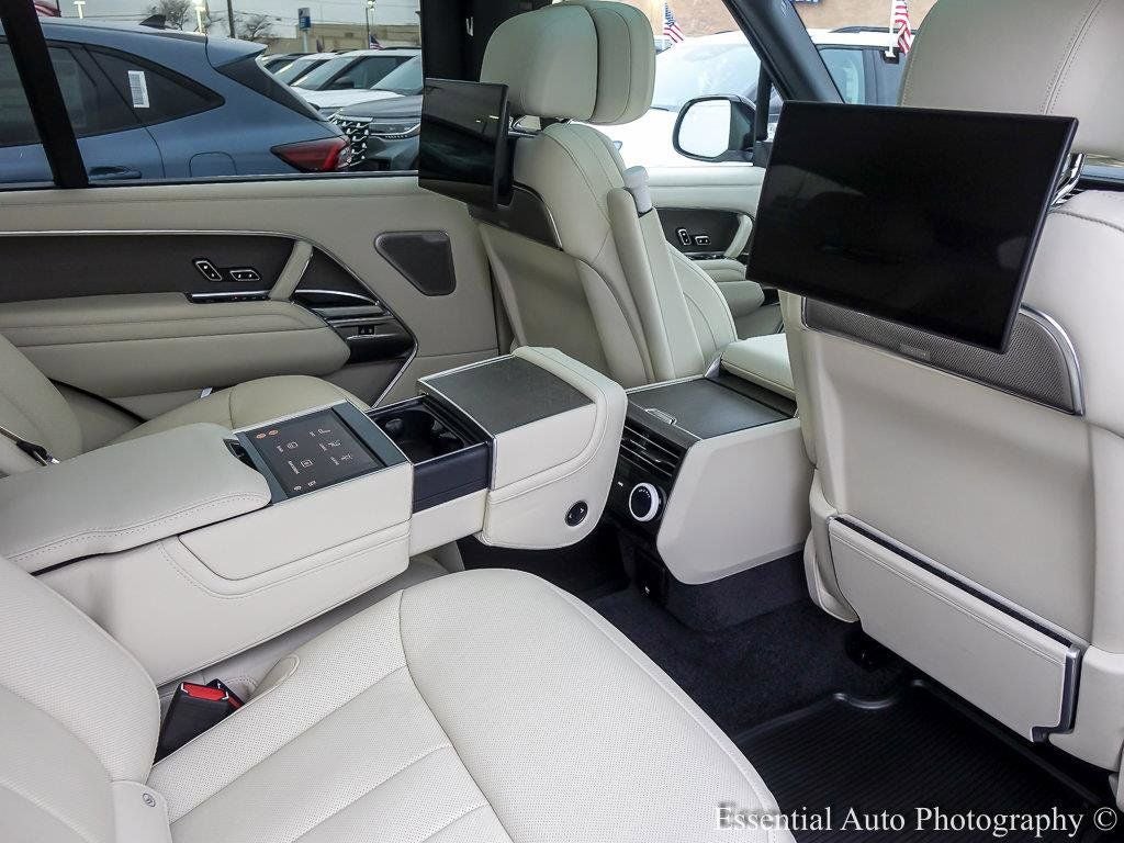 2025 Land Rover Range Rover SV LWB