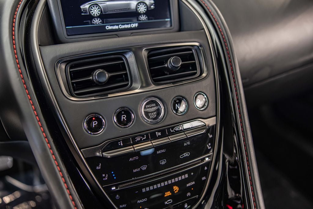 2018 Aston Martin DB11 Base V12