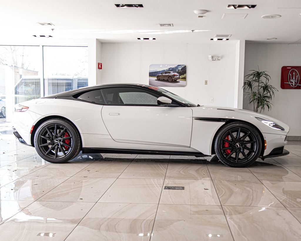 2018 Aston Martin DB11 Base V12