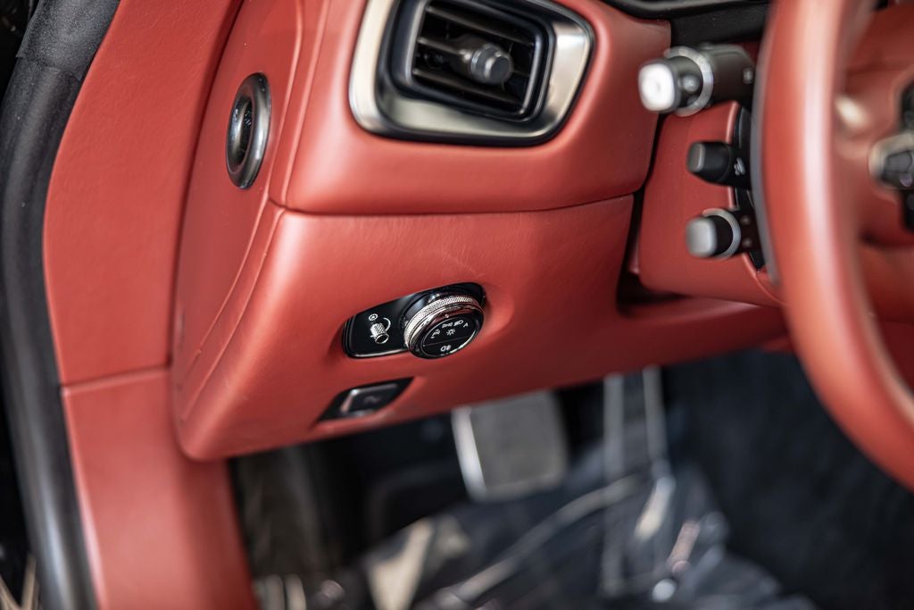 2018 Aston Martin DB11 Base