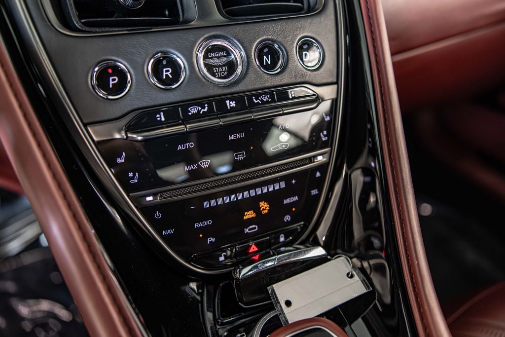 2018 Aston Martin DB11 Base