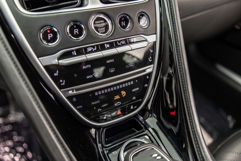 2020 Aston Martin DB11 Base