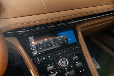 2025 Aston Martin DB12 Volante