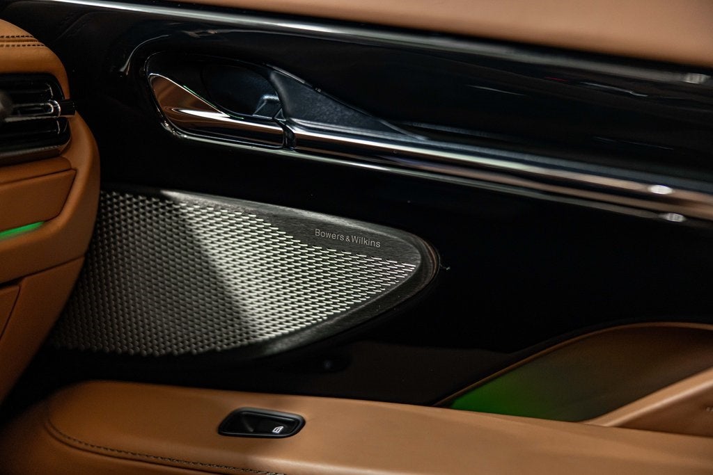 2025 Aston Martin DB12 Volante