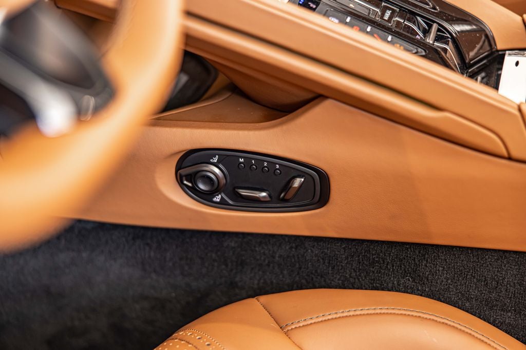 2025 Aston Martin DB12 Volante