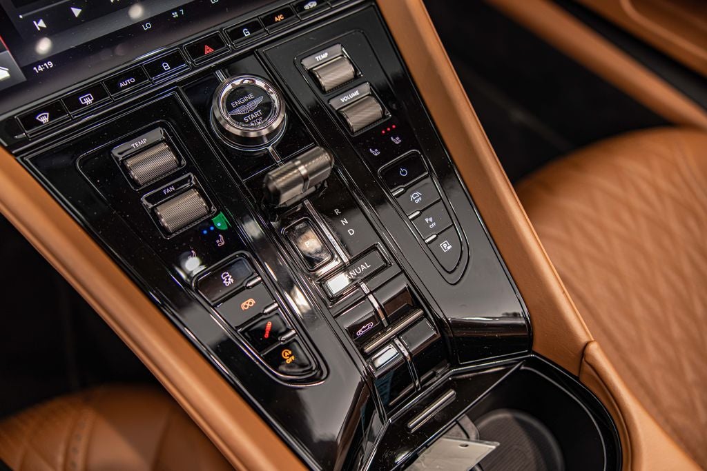 2025 Aston Martin DB12 Volante