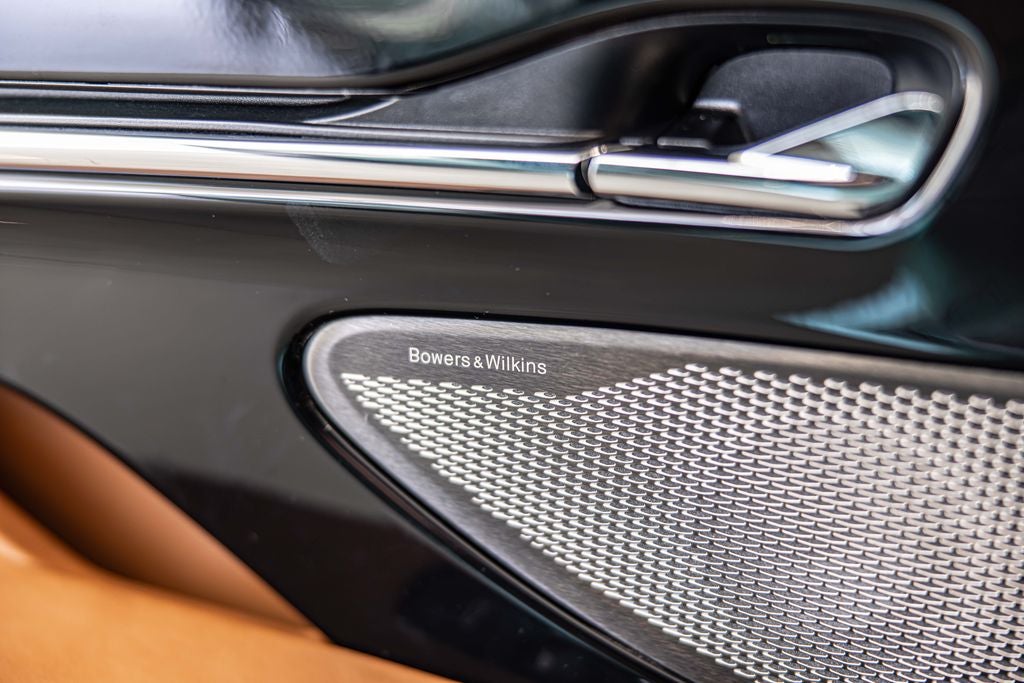 2025 Aston Martin DB12 Volante