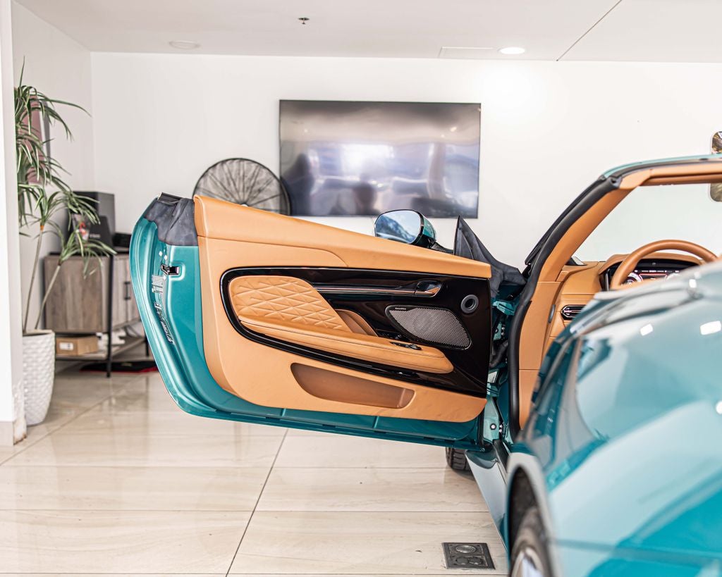 2025 Aston Martin DB12 Volante