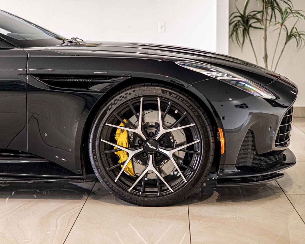 2025 Aston Martin DB12 Volante