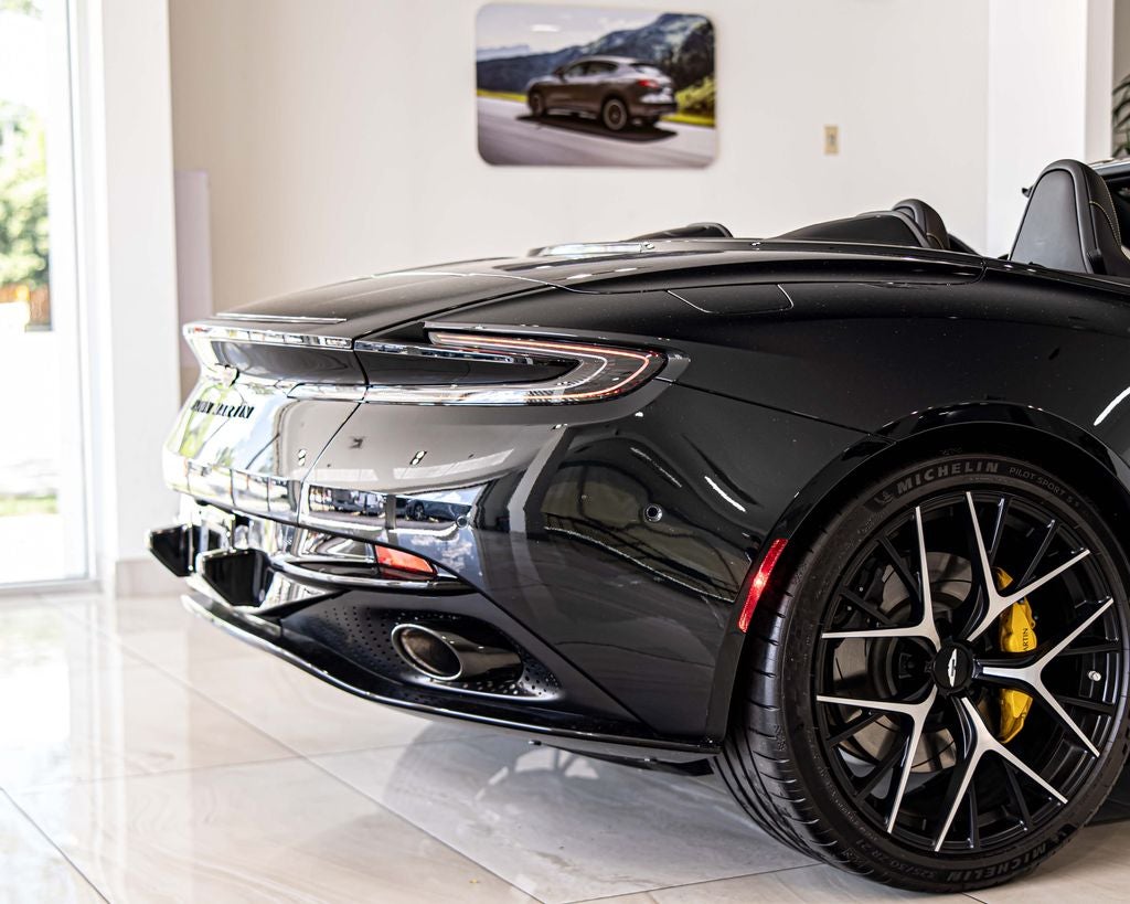 2025 Aston Martin DB12 Volante