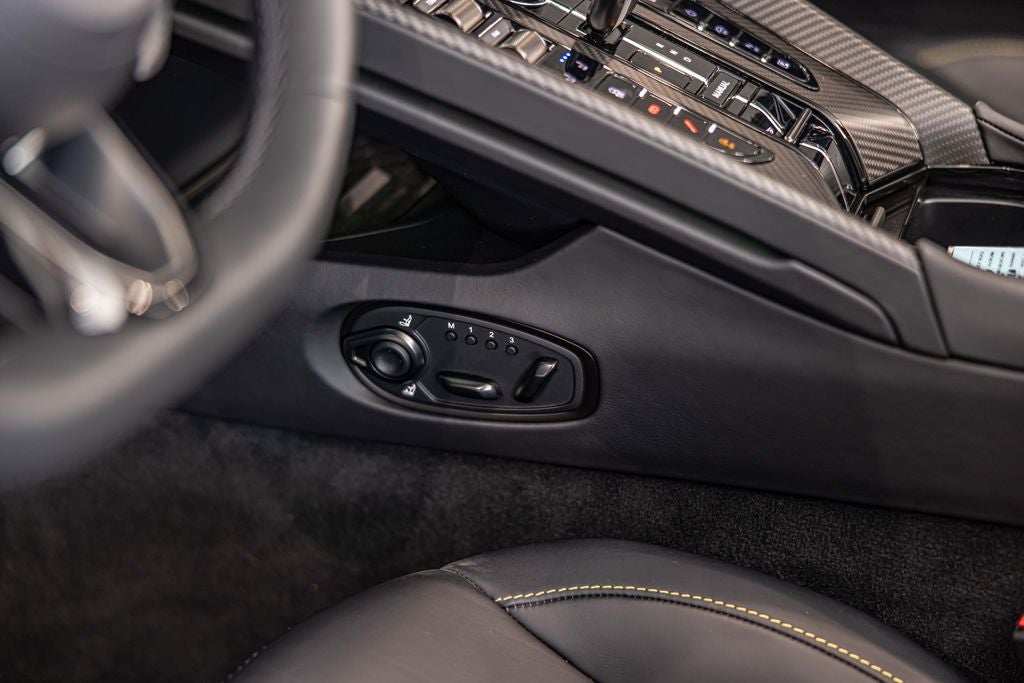 2025 Aston Martin DB12 Volante