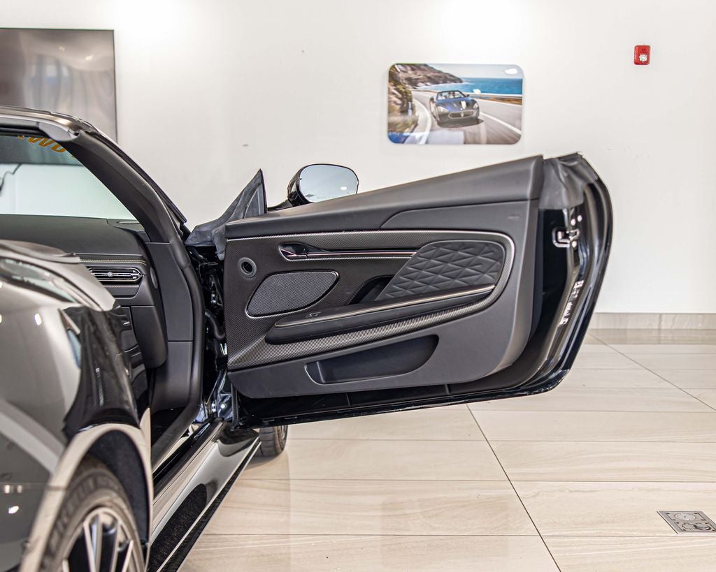 2025 Aston Martin DB12 Volante