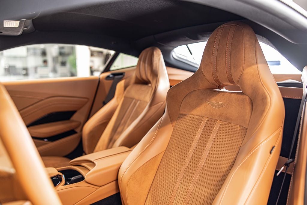 2023 Aston Martin Vantage Base