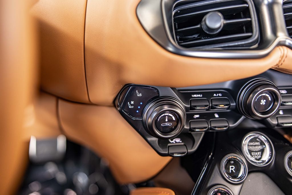 2023 Aston Martin Vantage Base