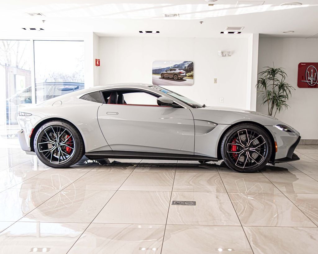 2023 Aston Martin Vantage v8