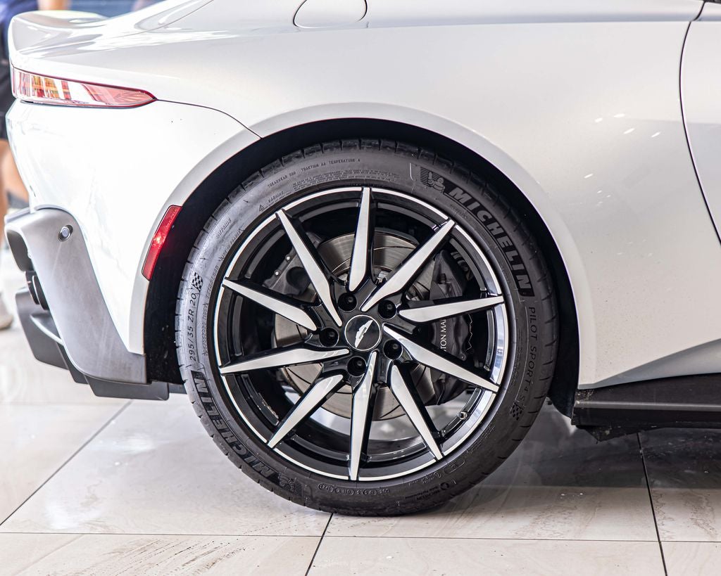 2020 Aston Martin Vantage Base