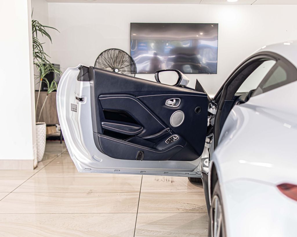 2020 Aston Martin Vantage Base