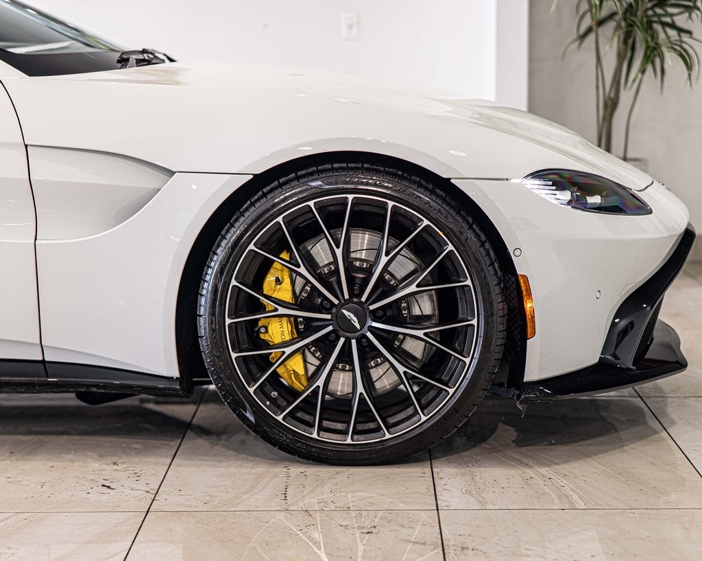 2023 Aston Martin Vantage Base