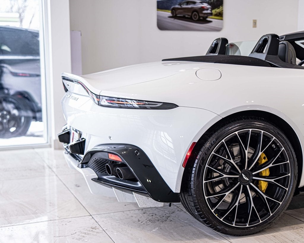 2023 Aston Martin Vantage Base