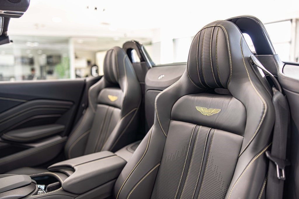 2023 Aston Martin Vantage Base