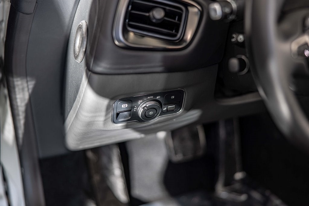 2023 Aston Martin Vantage Base