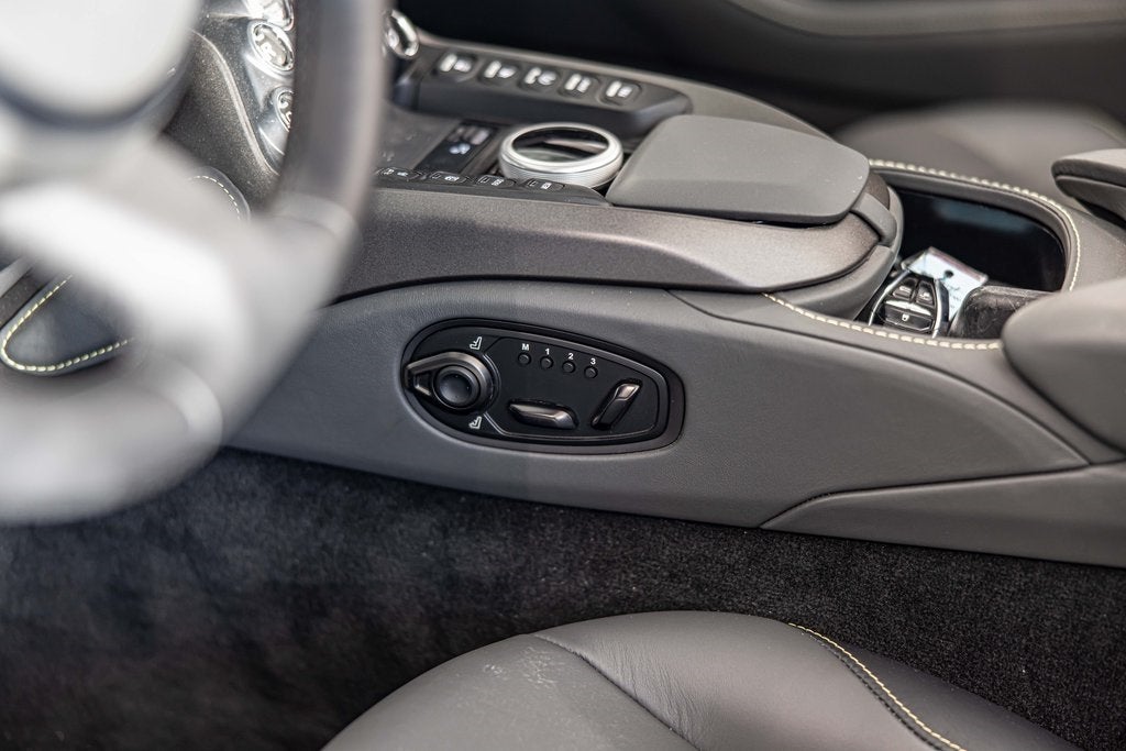 2023 Aston Martin Vantage Base