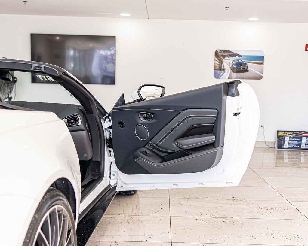 2023 Aston Martin Vantage Base