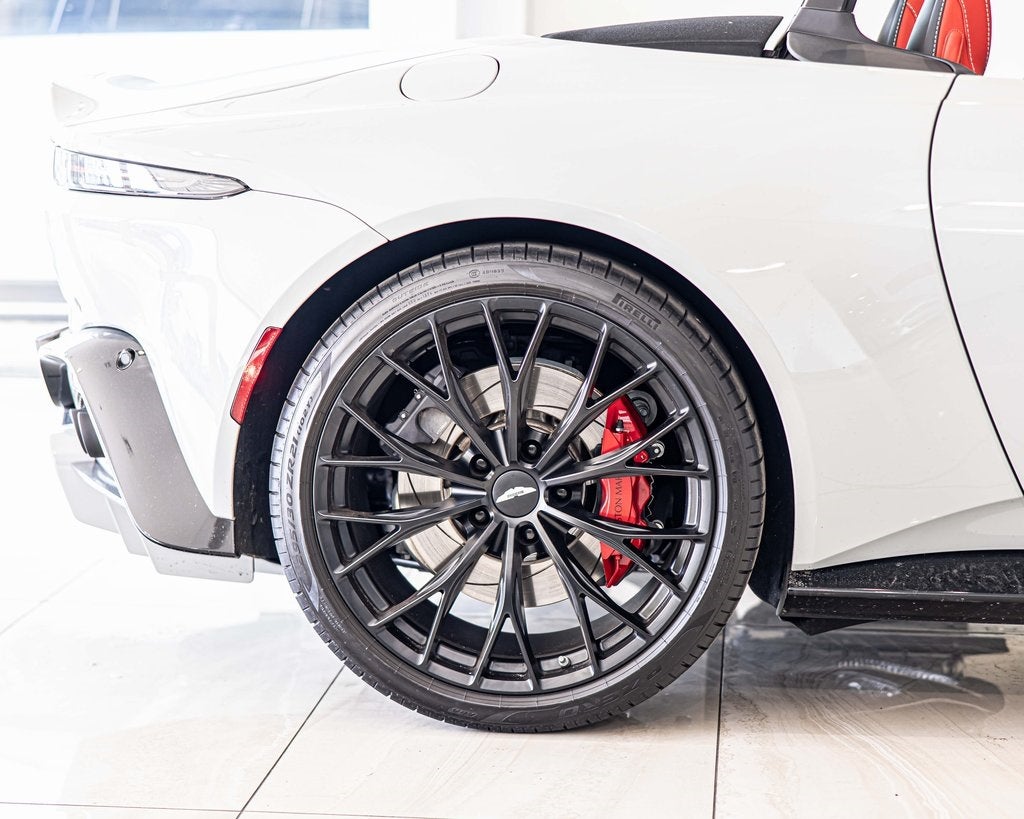 2023 Aston Martin Vantage Base