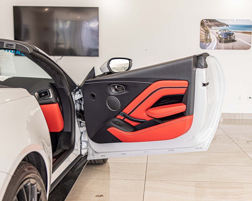 2023 Aston Martin Vantage v8