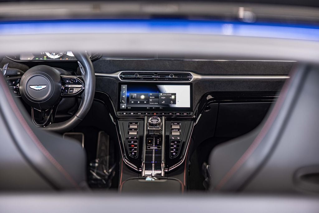 2025 Aston Martin Vantage Base