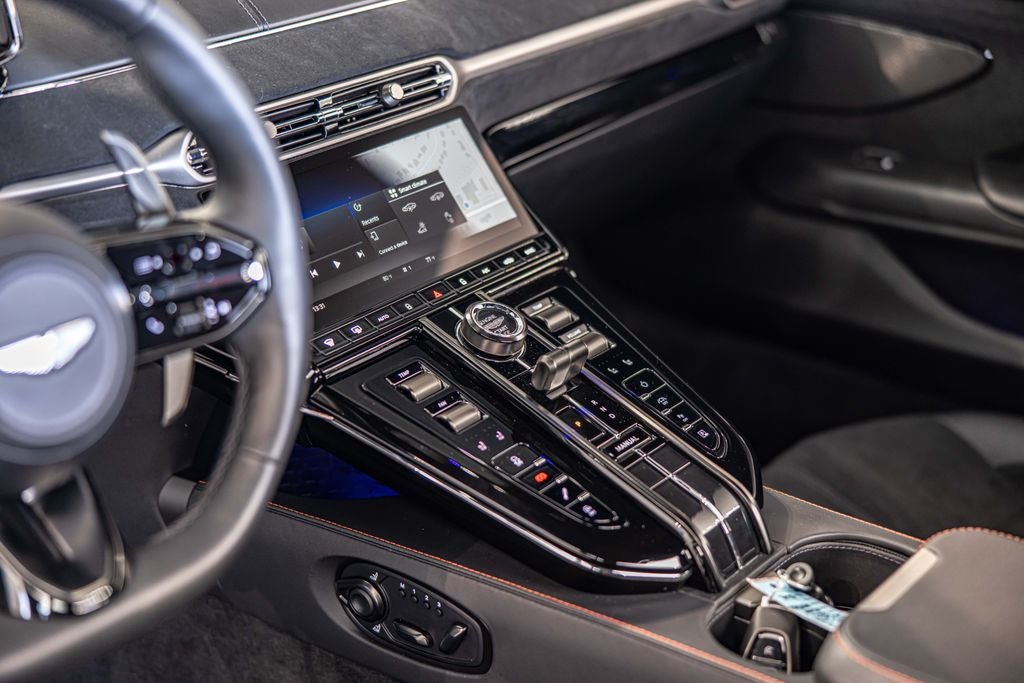 2025 Aston Martin Vantage Base